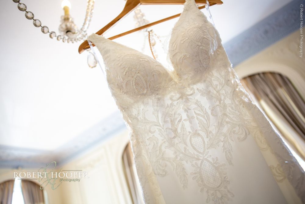 0818-SMLS-0018 Wedding dress details
