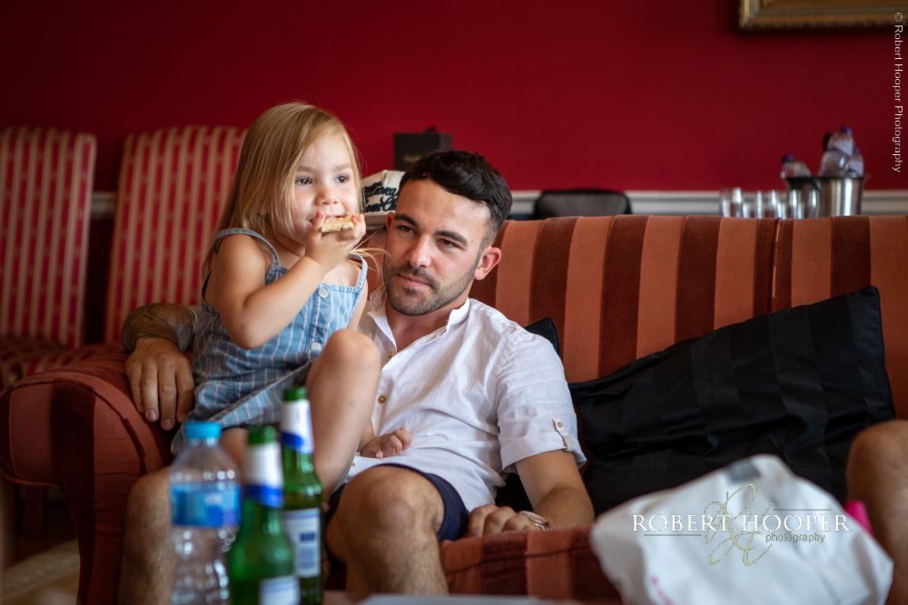 0818-SMLS-0079 Groom with daughter before wedding ceremony