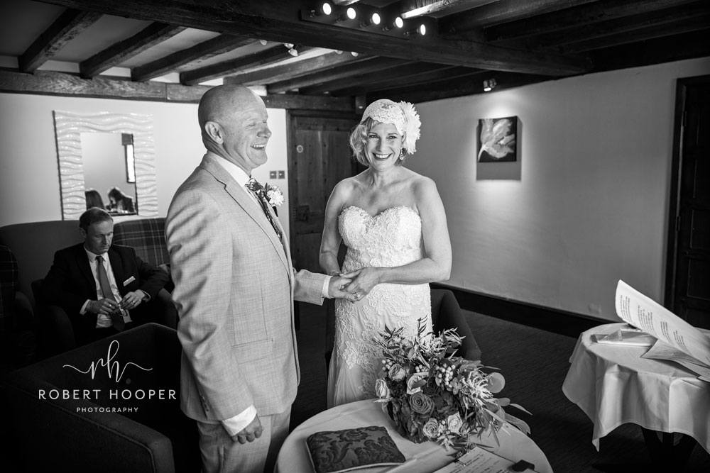 short-intimate-wedding-photography